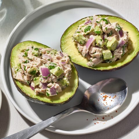 Easy Avocado Tuna Salad Boats: A quick, healthy lunch recipe with fresh flavors.